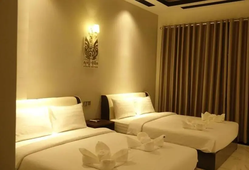اتاق خانوادگی, Sawadee Suorsdei Boutique