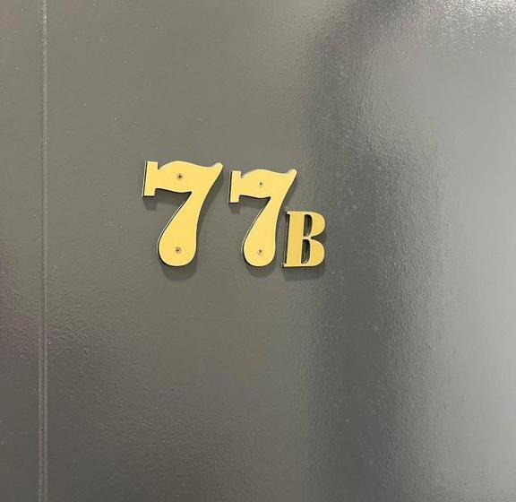 חדר משפחתי, Kiwi Inn