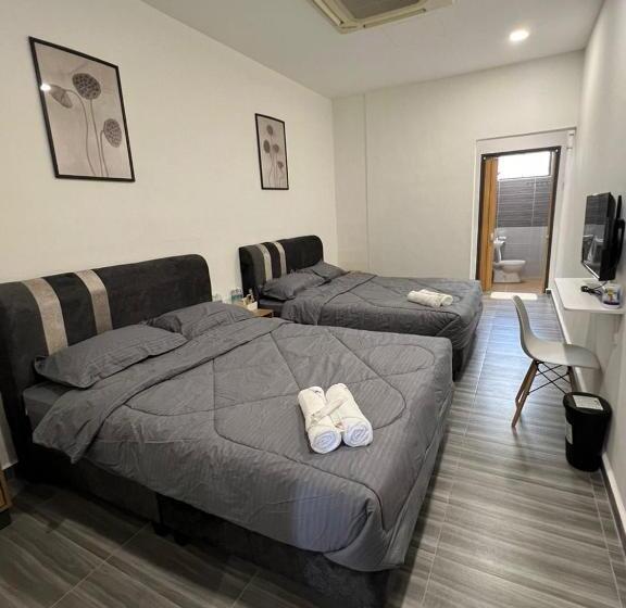 חדר משפחתי, Kiwi Inn