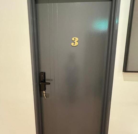 חדר דלוקס, Kiwi Inn