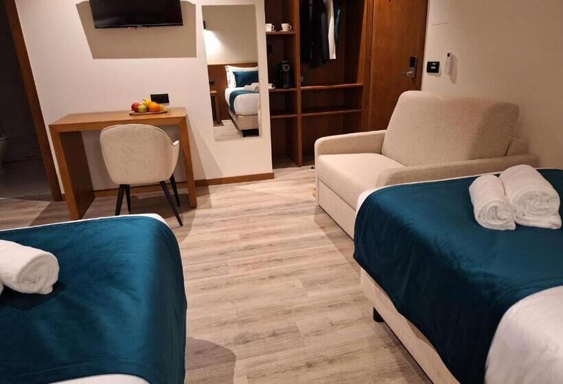 Номер Стандарт Трехместный, 3m Hostel & Suites