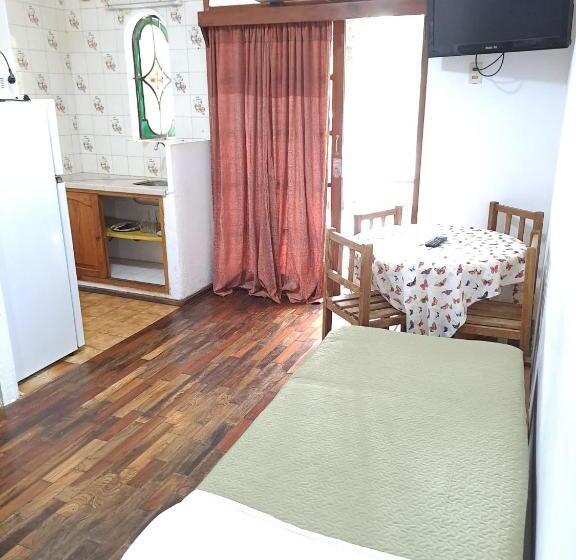 חדר משפחתי, Daymán Apart