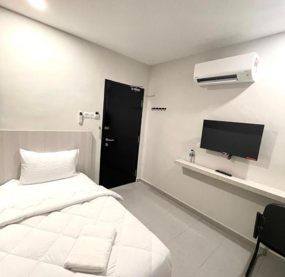 标准单人间, Garden Inns Motel