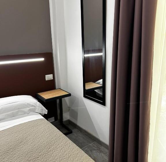 חדר סטנדרט, Crisvan