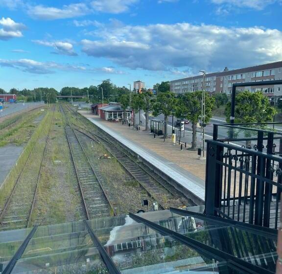 غرفة عائلية, Grand Station Restaurant & Rum