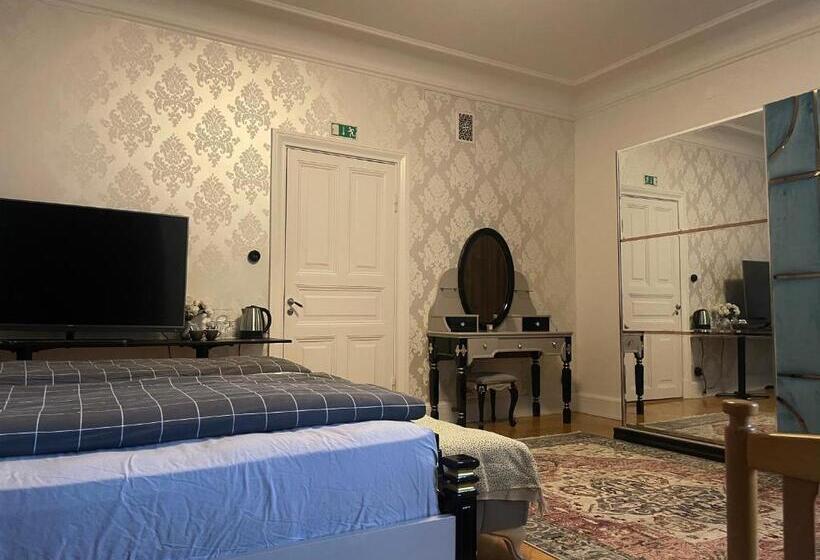 غرفة عائلية, Grand Station Restaurant & Rum