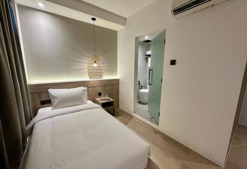 스탠다드 싱글 룸, Theatre