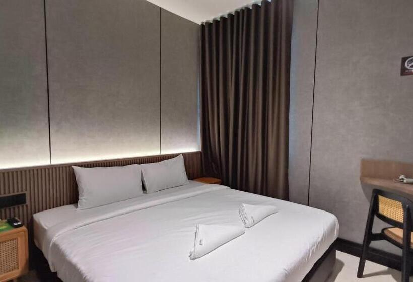 带大床的豪华间, Urban Inn, Serai Wangi