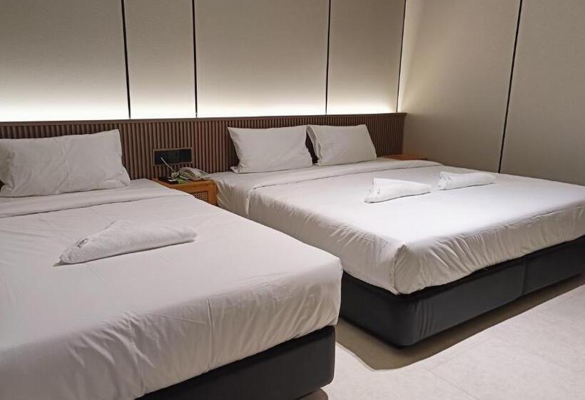 スタンダードトリプルルーム, Urban Inn, Serai Wangi