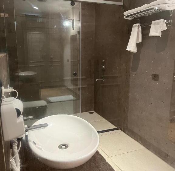 豪华房间, Narwar Lakefront Resort