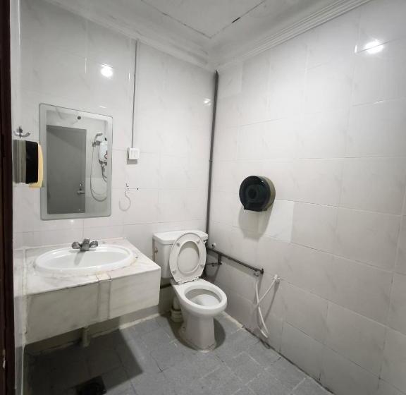 Номер Deluxe Кровать Кинг, Oyo 90895 Hotel Ikia