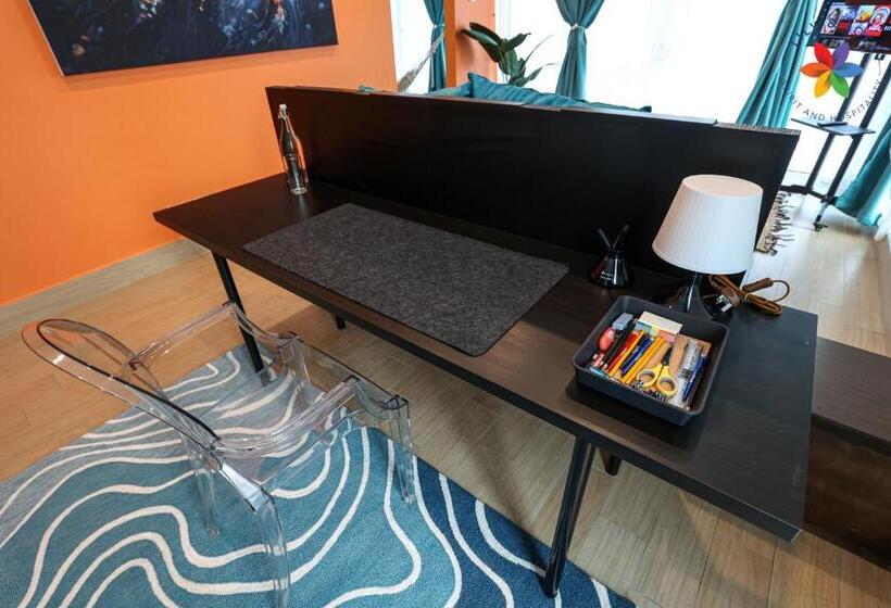 발코니가 있는 스위트, Private Studio In Bungalow By Lilyandloft