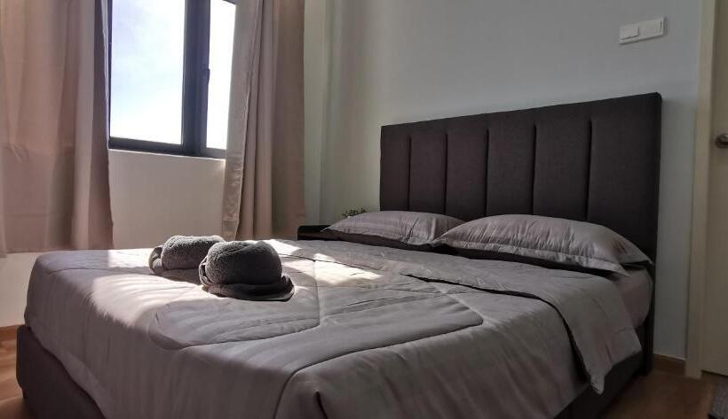 1 Bedroom Apartment with Balcony, Mykeythe Quartz A 06 03a Melaka City