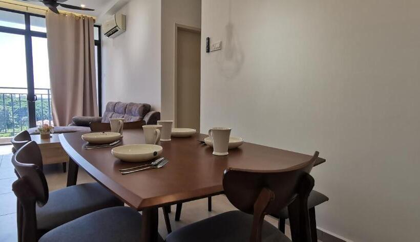 1 Bedroom Apartment with Balcony, Mykeythe Quartz A 06 03a Melaka City