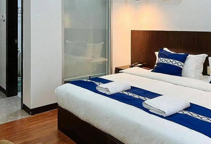 キングサイズベッドのデラックスルーム, Yy City Garden Hotel Arayat Pampanga