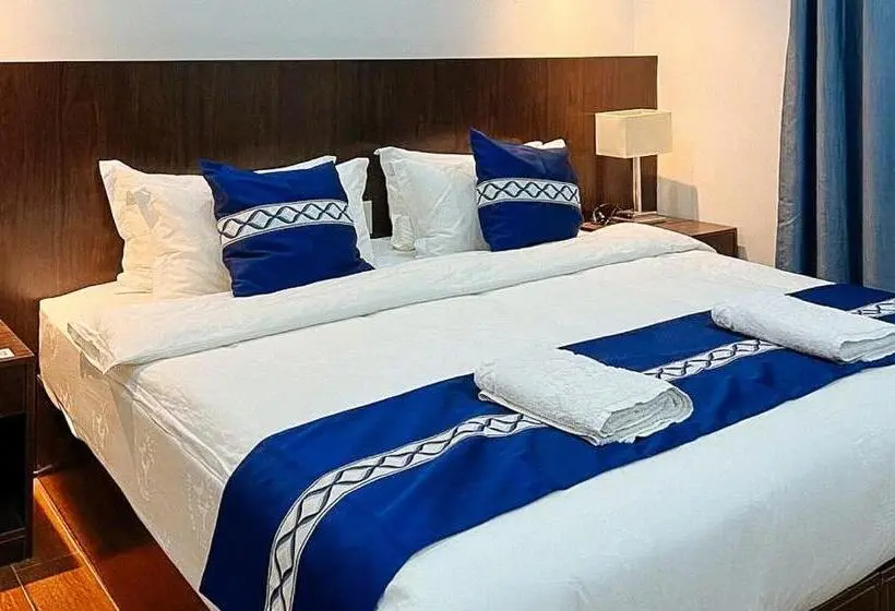 キングサイズベッドのデラックスルーム, Yy City Garden Hotel Arayat Pampanga