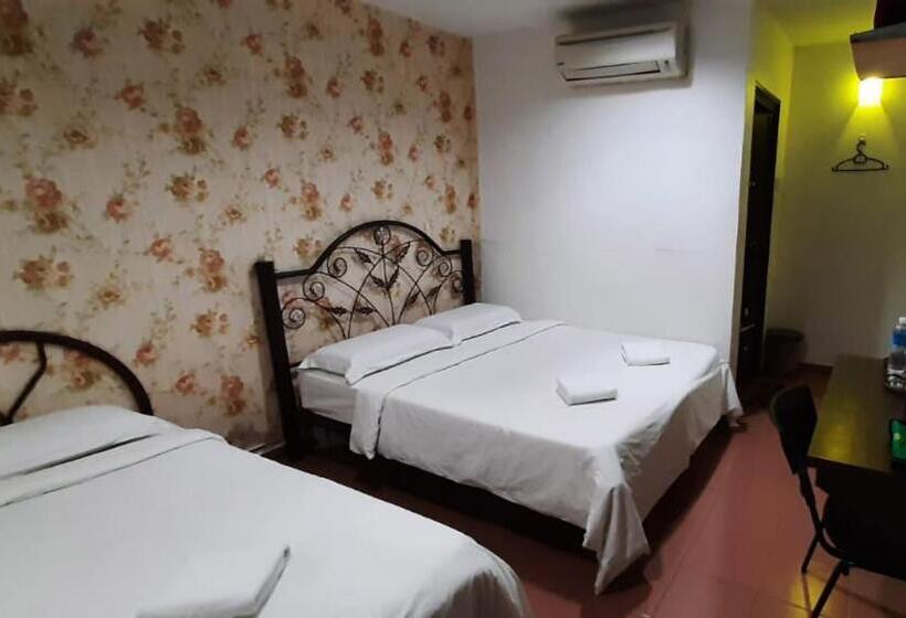 غرفة قياسية ثلاثية, Ikhwan Inn Tanjong Malim