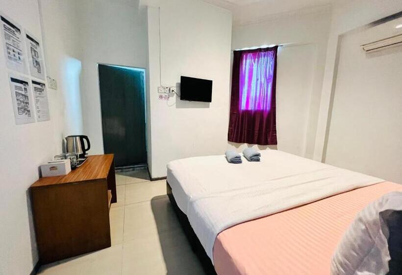 חדר דחוקס עם מיטת קינג, Mj Inn