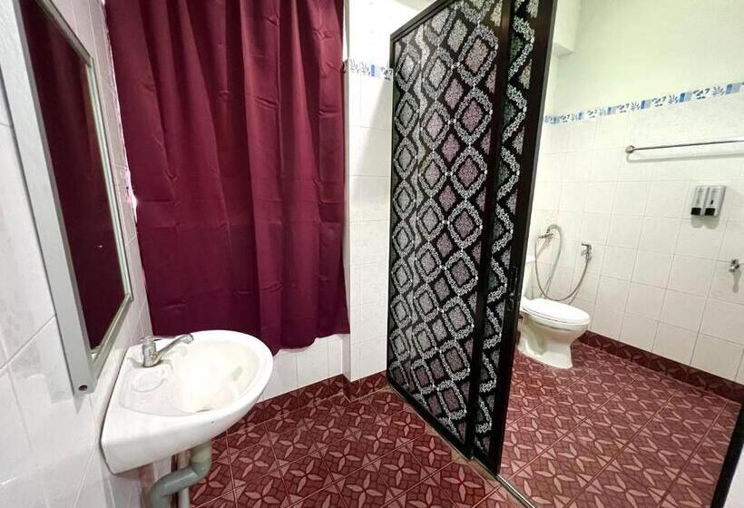 חדר משפחתי, Mj Inn