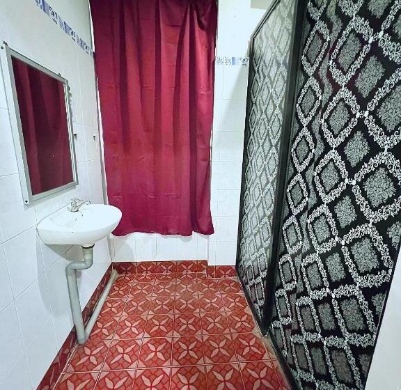 Семейный Номер, Mj Inn