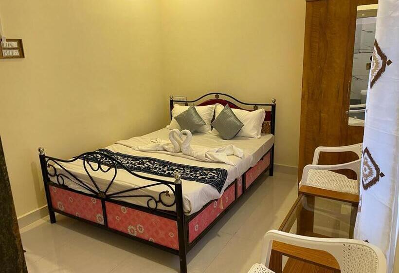 豪华房间, Dandeli Kingfisher Lake View Resort