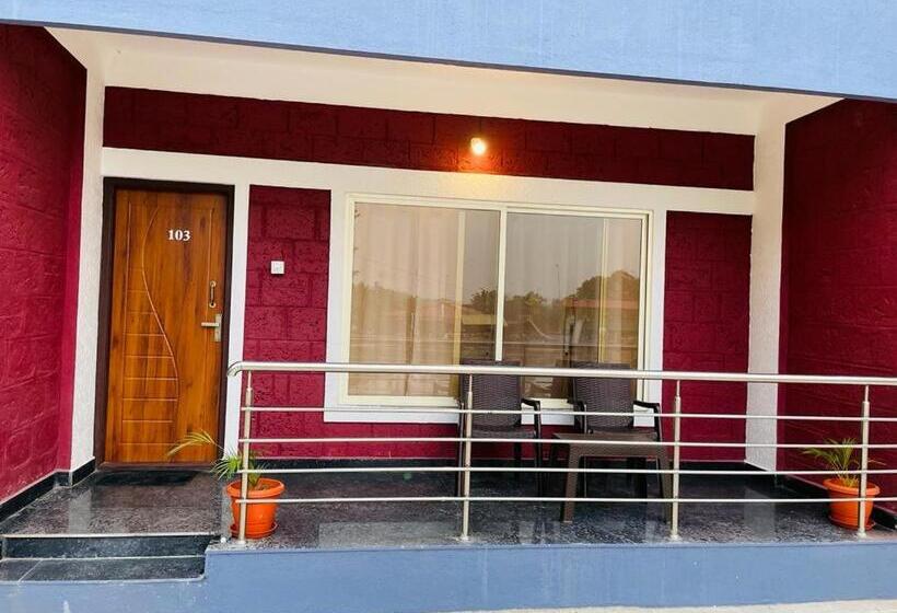 豪华房间, Dandeli Kingfisher Lake View Resort