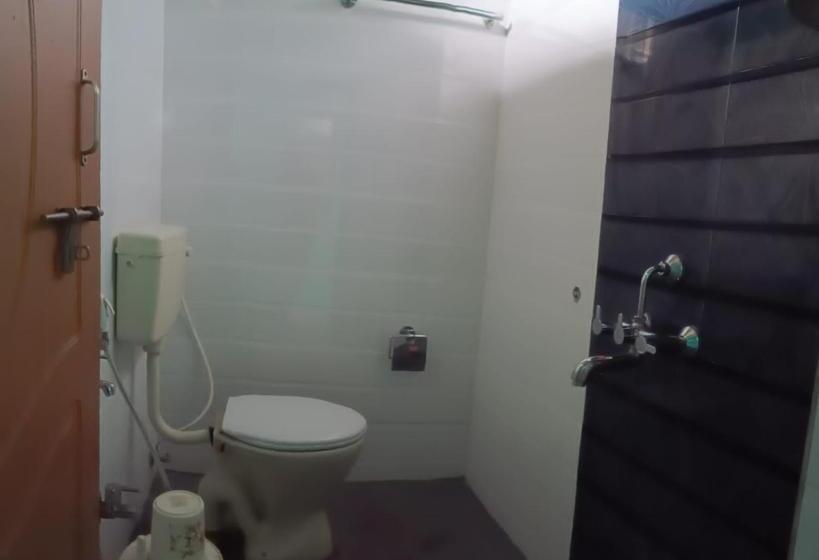 经济房, Dandeli Kingfisher Lake View Resort