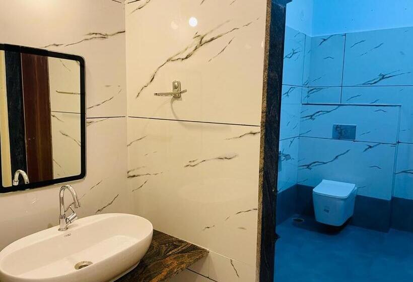 豪华湖景房, Dandeli Kingfisher Lake View Resort