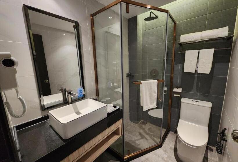 غرفة ديلوكس, Marudu Inn