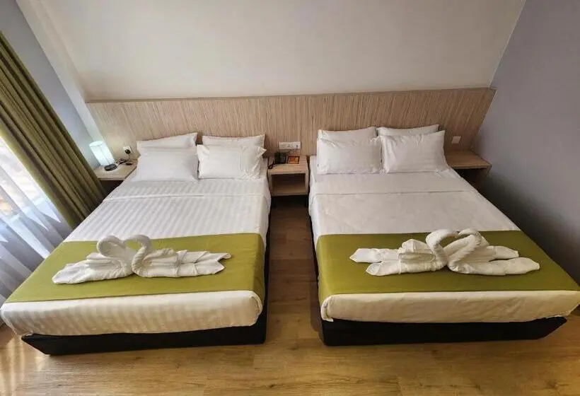 Deluxe-perhehuone, Marudu Inn