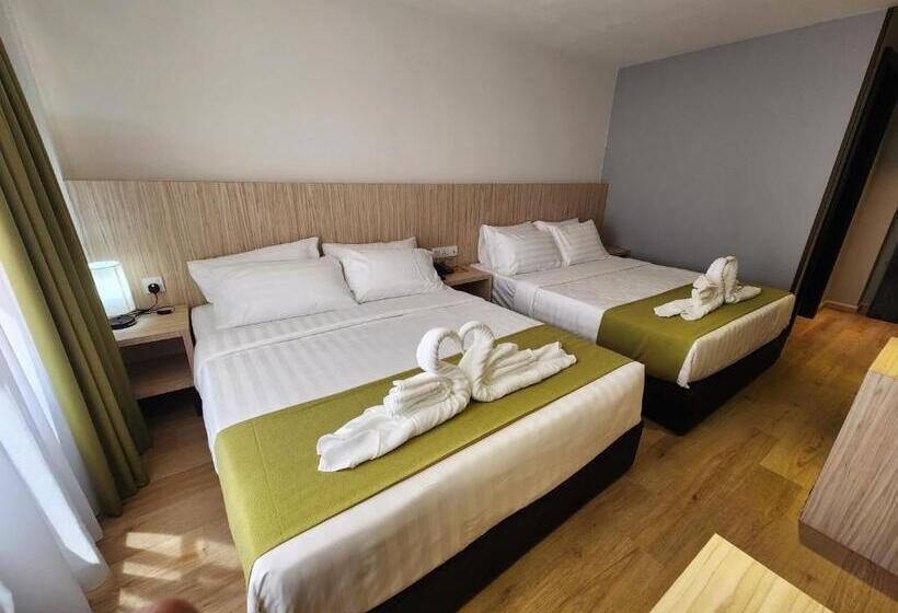 غرفة ديلوكس عائلية, Marudu Inn