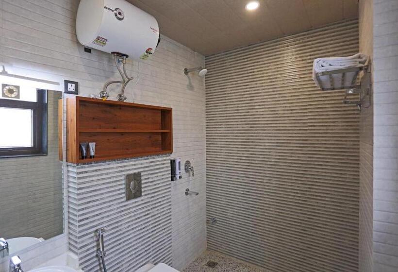 Habitació Deluxe Llit King, Park Tree Igi Airport By Unit Of Prithvi Palace