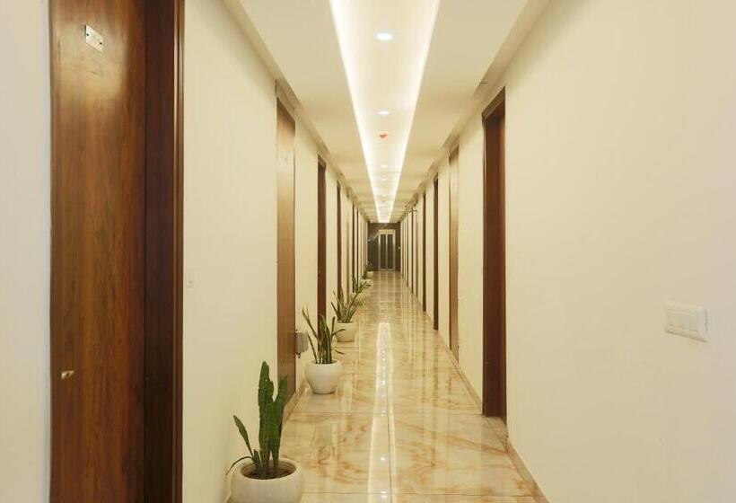 Habitació Deluxe Llit King, Park Tree Igi Airport By Unit Of Prithvi Palace