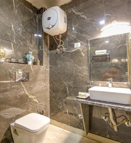 Habitació Deluxe Llit King, Park Tree Igi Airport By Unit Of Prithvi Palace