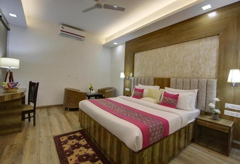 Habitació Deluxe Llit King, Park Tree Igi Airport By Unit Of Prithvi Palace