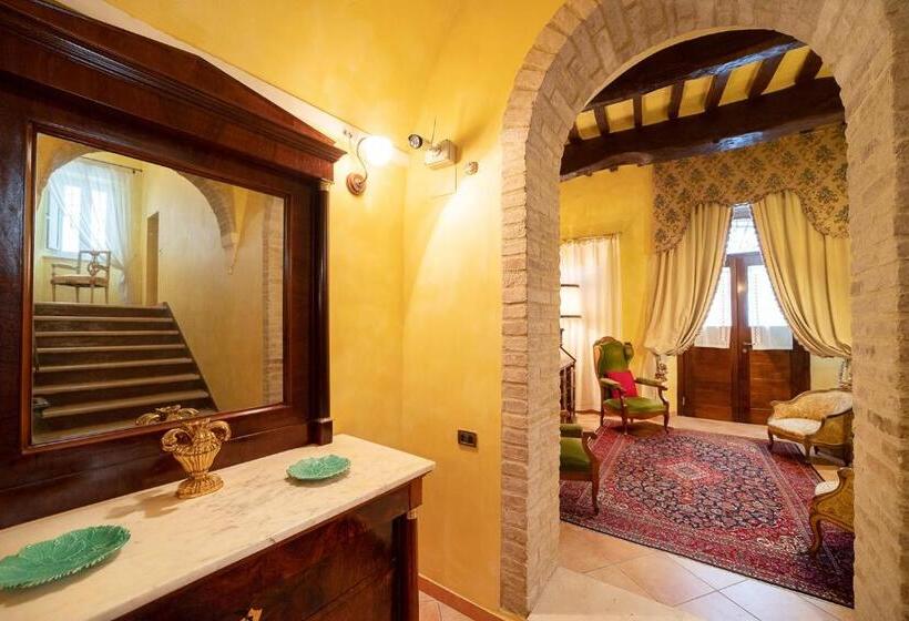 غرفة ديلوكس, Degli Alessandri Palace