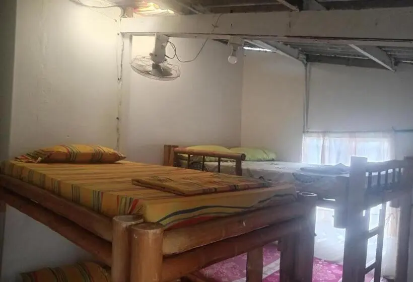 スタンダード４人部屋, Los Cocos Hostal