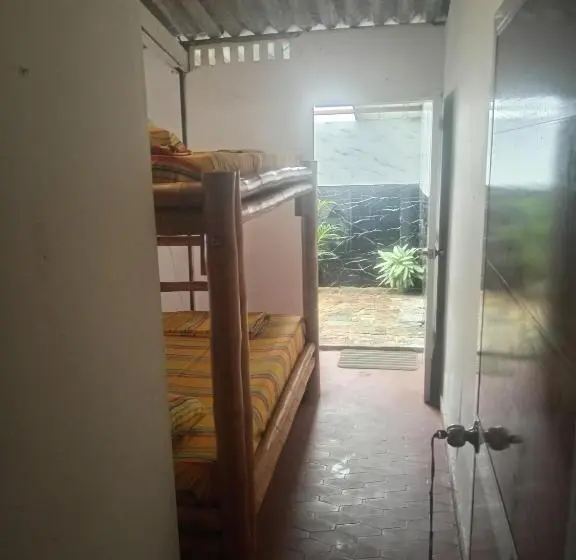スタンダード４人部屋, Los Cocos Hostal