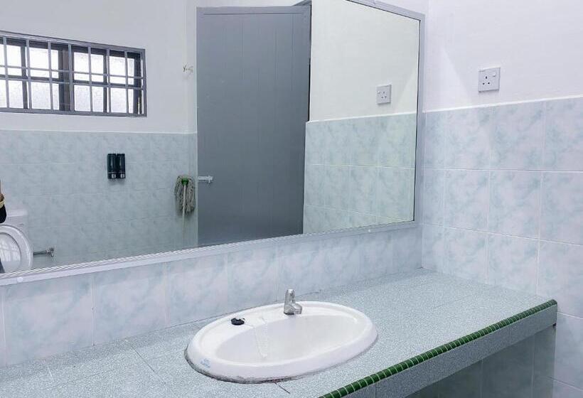 스탠다드 발코니 룸, Venice Guest Hostel Bilik Sahaja