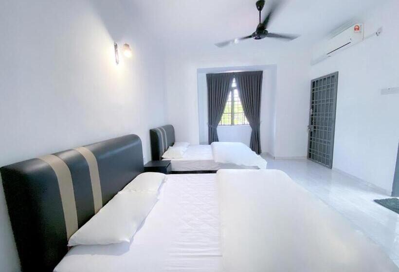 스탠다드 발코니 룸, Venice Guest Hostel Bilik Sahaja