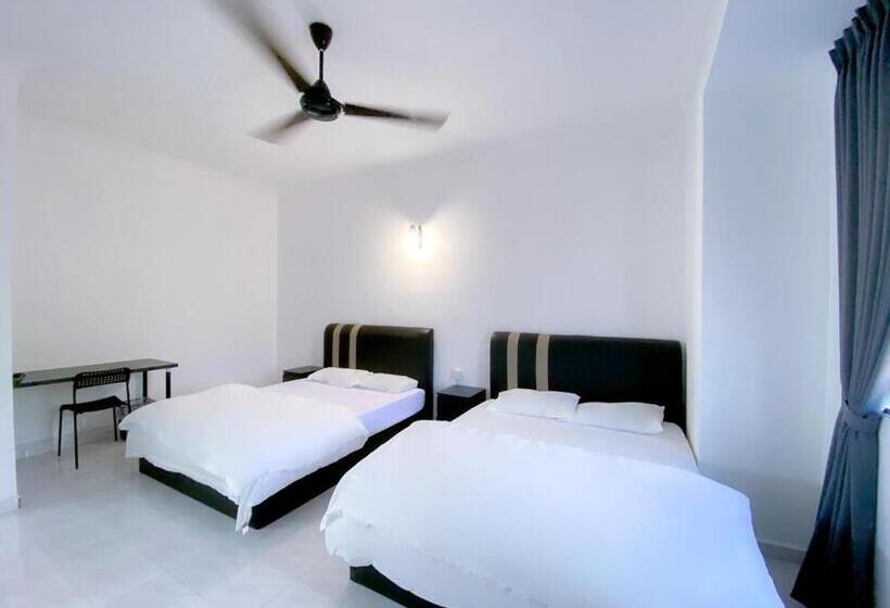 Номер Стандарт с Балконом, Venice Guest Hostel   Bilik Sahaja