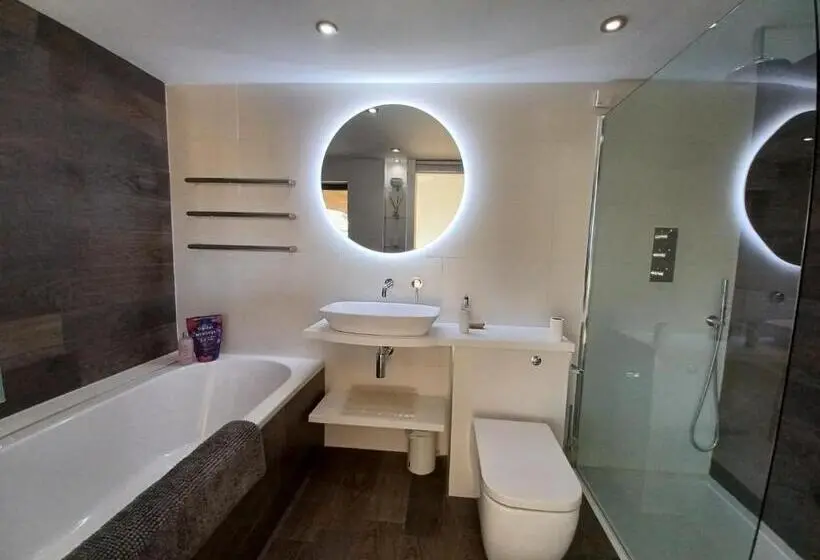 バルコニー付きデラックスルーム, Pound Orchard Bed And Breakfast
