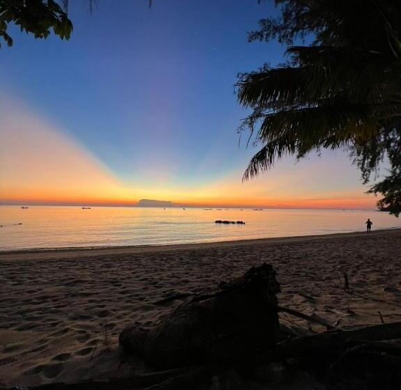 اتاق لوکس با چشم‌انداز دریا, Dumba Bay Tioman