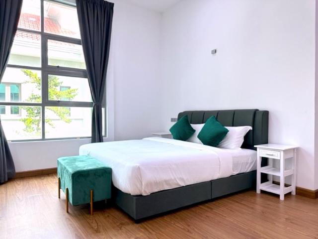 חדר לארבעה סטנדרטי עם נוף לגינה, Teluk Cempedak Seventh Haven