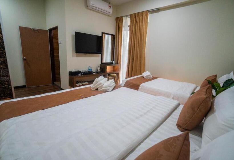 غرفة قياسية ثلاثية ذات اطلالة, Times Traveller M.j