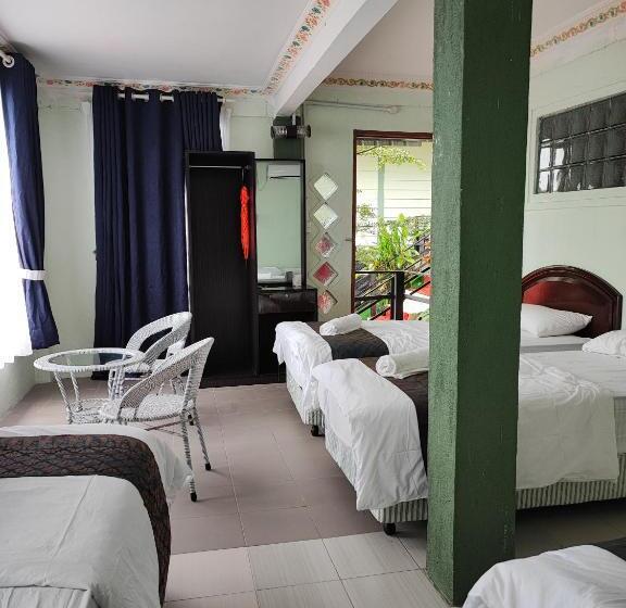 标准三人间, Perhentian Chomel Chalet