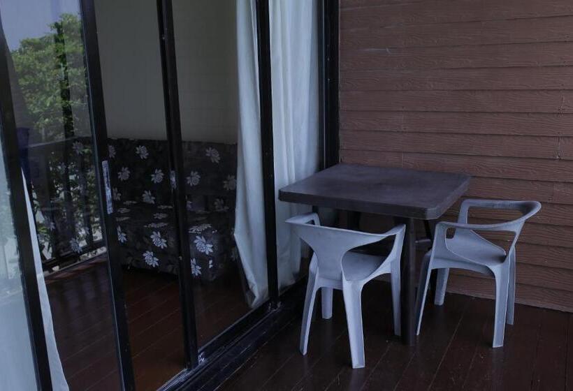 חדר דלוקס עם מרפסת נוף לים, D Rock Garden Resort