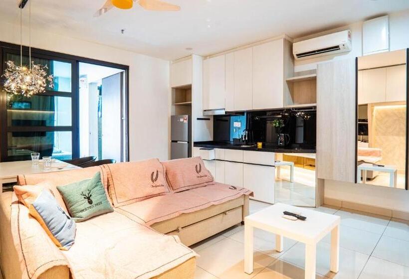 Студия Deluxe, H20 Residence Ara Damansara By Airhost