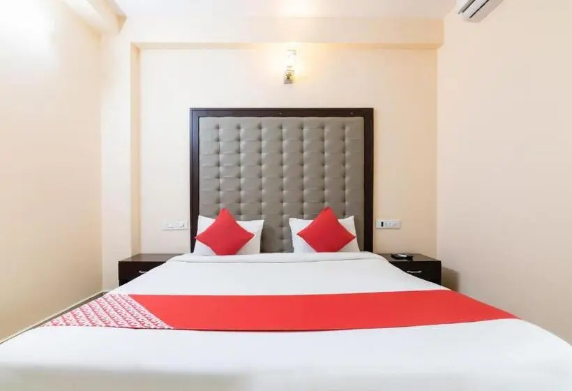 トリプルクラシックルーム, Fabhotel Leo Grand