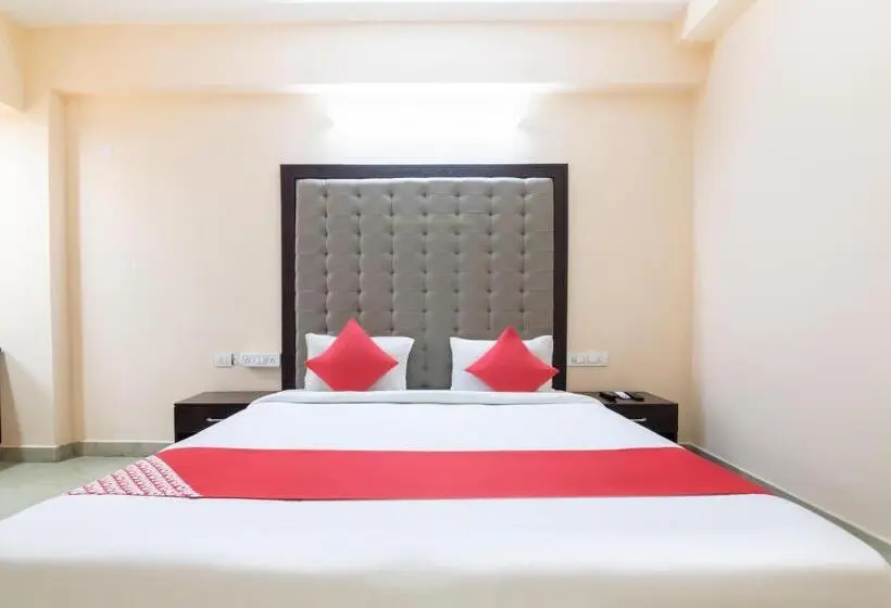 トリプルクラシックルーム, Fabhotel Leo Grand
